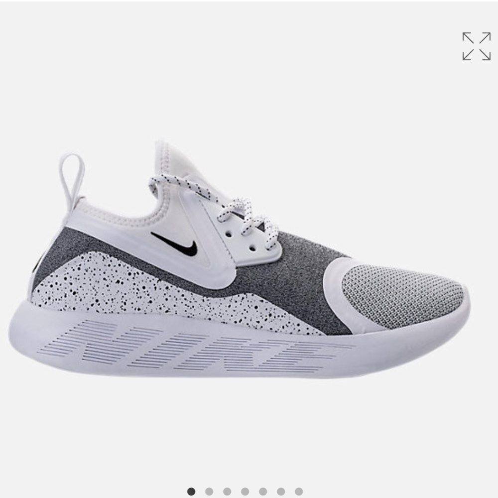 LIKE BRAND NEW Nike Lunar Charge Essential